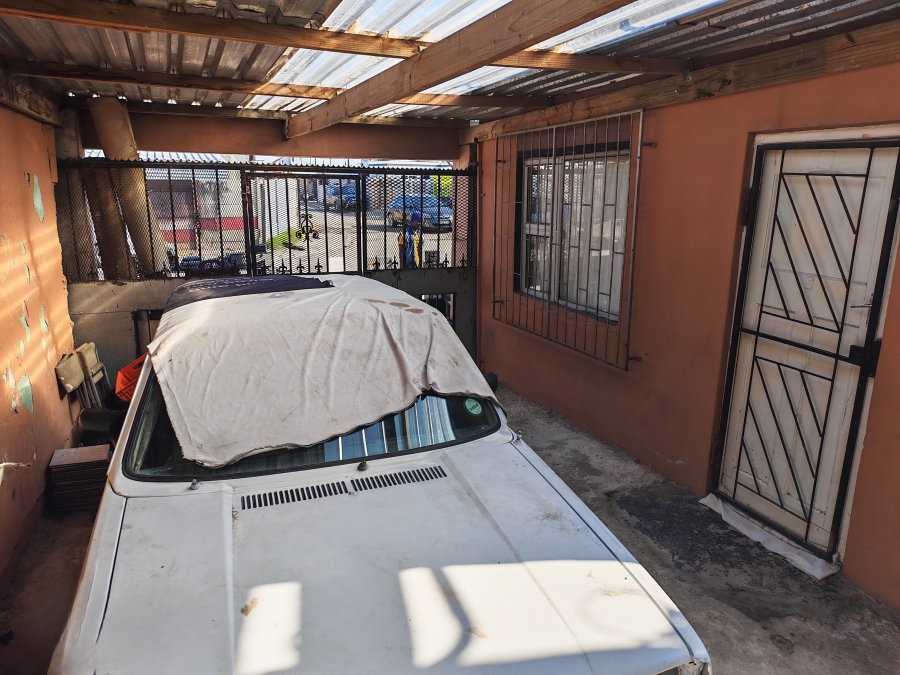 5 Bedroom Property for Sale in Asanda Western Cape